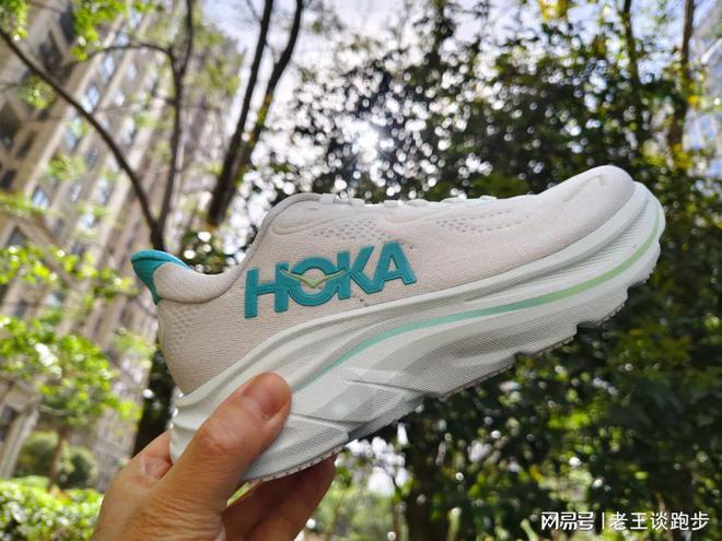 10：恰到好处的卓越跑鞋HOKA CLIFTON(图2)