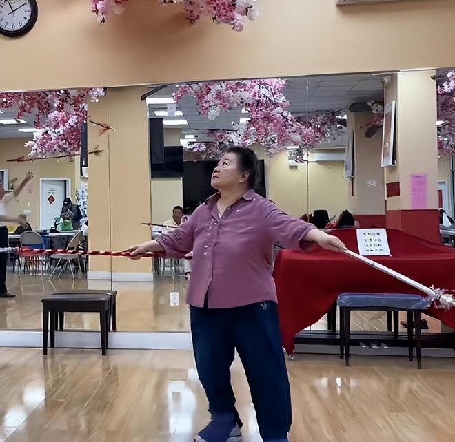 多名演员留美的她不还是选择回国国外洗碗都比国内收入高？带30(图11)